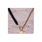 Collier en soie & acier inoxydable interchangeable : Luxe et écologie pour une allure affirmée ou délicatesse raffinée, issu d'une cravate vintage.