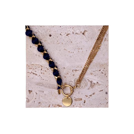 Collier en soie & acier inoxydable interchangeable : Luxe et écologie pour une allure affirmée ou délicatesse raffinée, issu d'une cravate vintage.